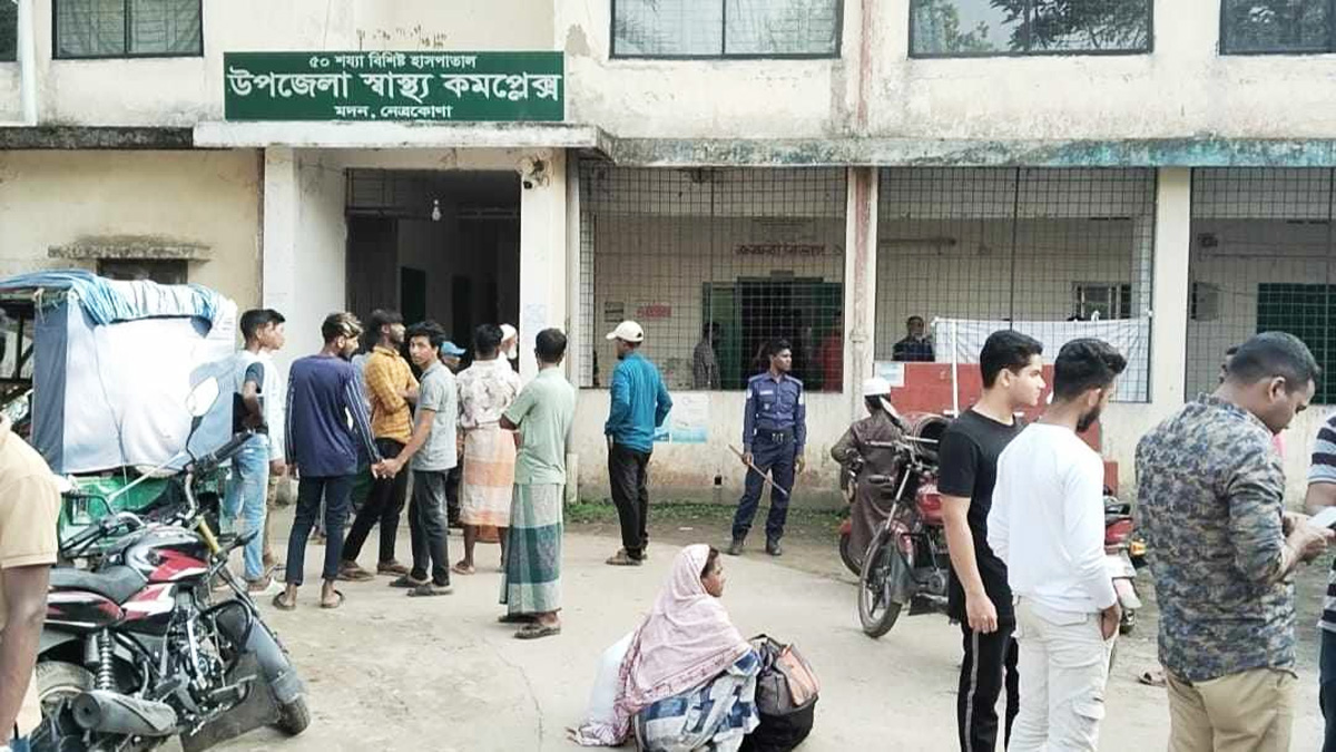 নেত্রকোনায় ফুটবল খেলাকে কেন্দ্র করে দুই গ্রামবাসীর সংঘর্ষ, আহত ৫০