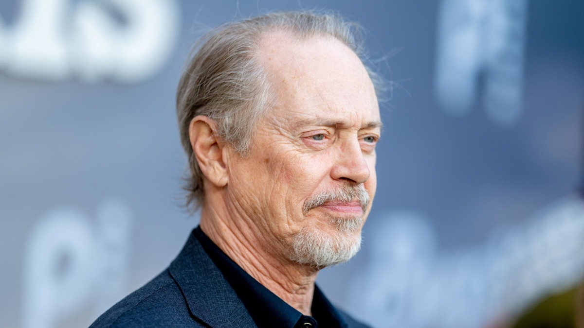 নিউ ইয়র্কে দিনে-দুপুরে হলিউড অভিনেতার মুখে ঘুষি মেরে পালিয়ে যায় দুর্বৃত্ত