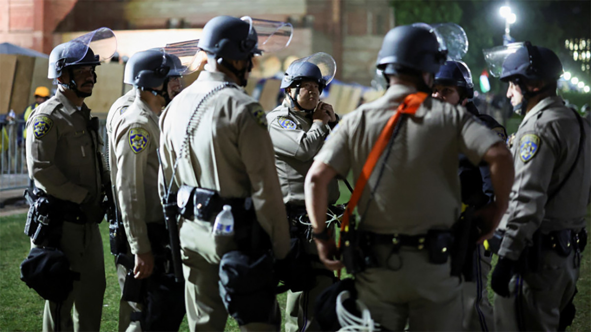 ইউসিএলএ ক্যাম্পাসে পুলিশ, থমথমে পরিবেশ