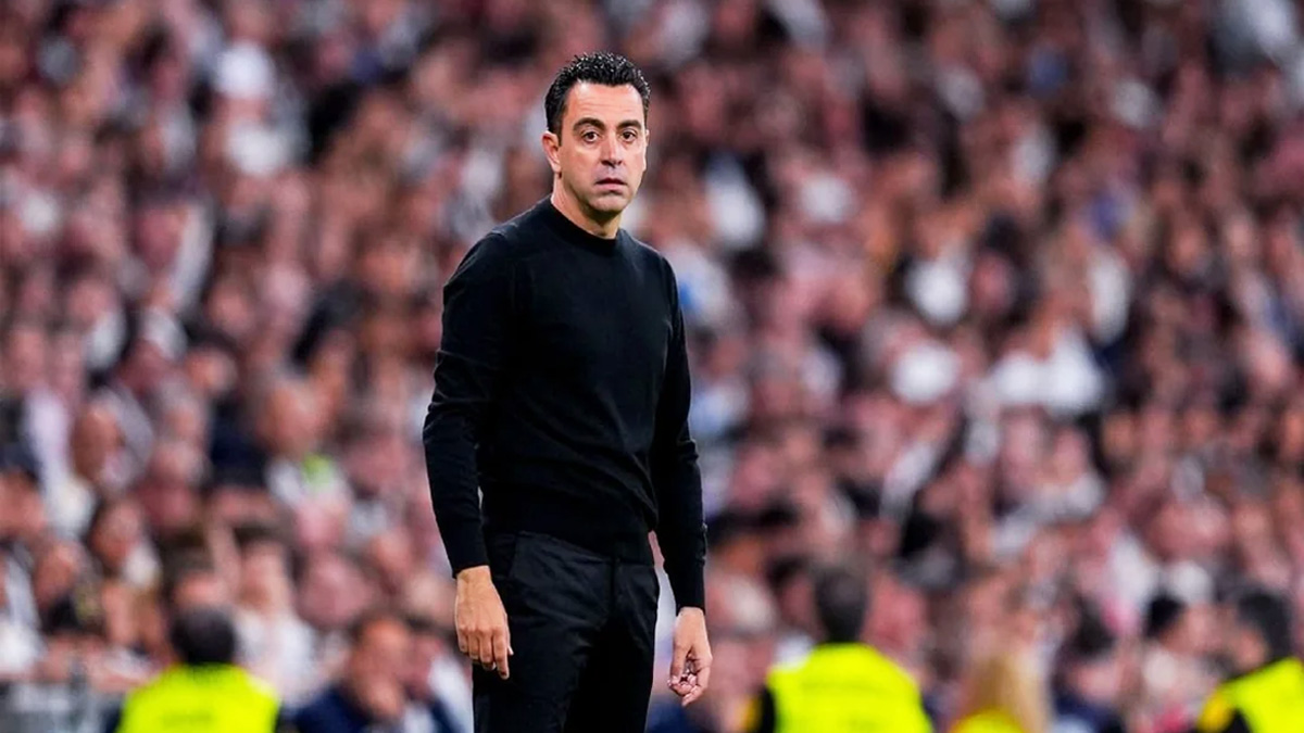 কোচ জাভিকে বরখাস্ত করলো বার্সেলোনা