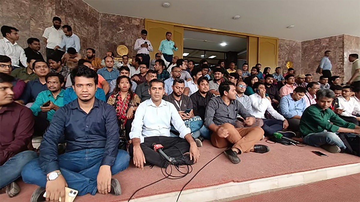 বাংলাদেশ ব্যাংকের সংবাদ সম্মেলন বয়কট করলেন সাংবাদিকরা