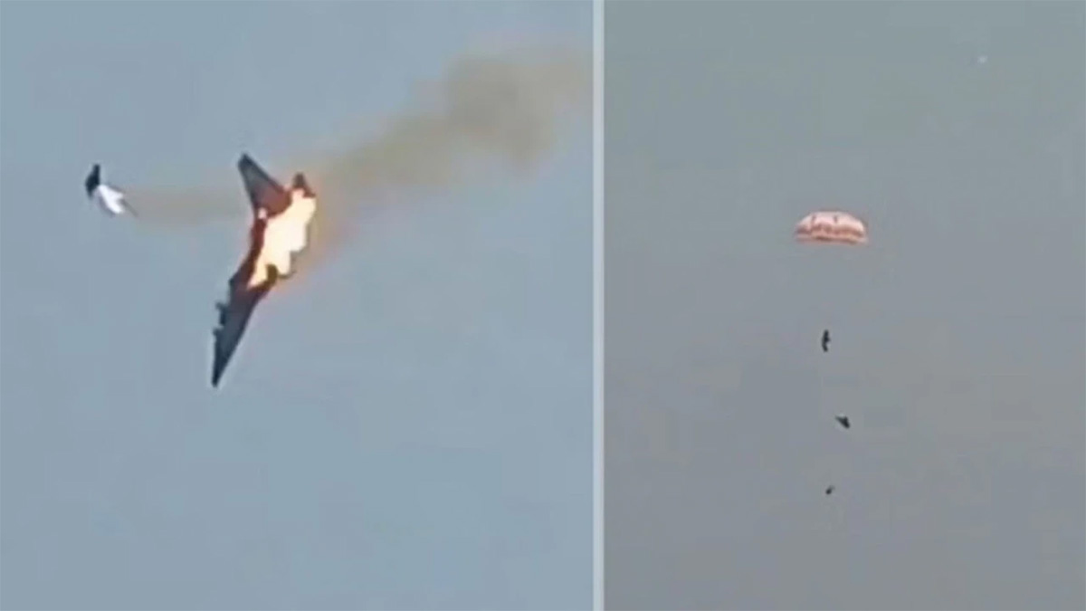 চট্টগ্রামে প্রশিক্ষণ যুদ্ধবিমান বিধ্বস্ত