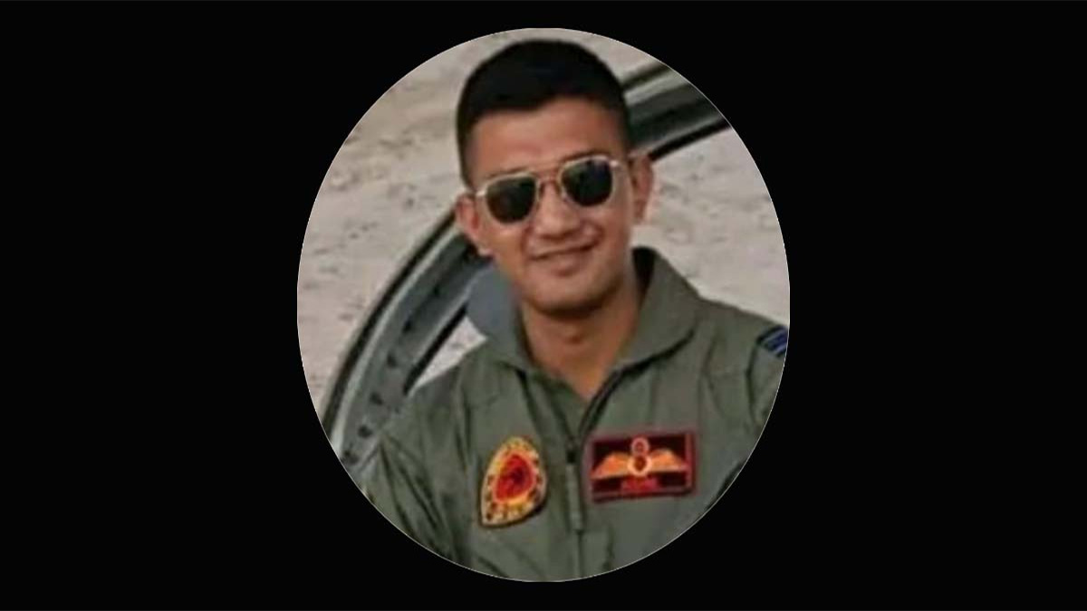 বিধ্বস্ত প্রশিক্ষণ বিমানটির এক পাইলট নিহত