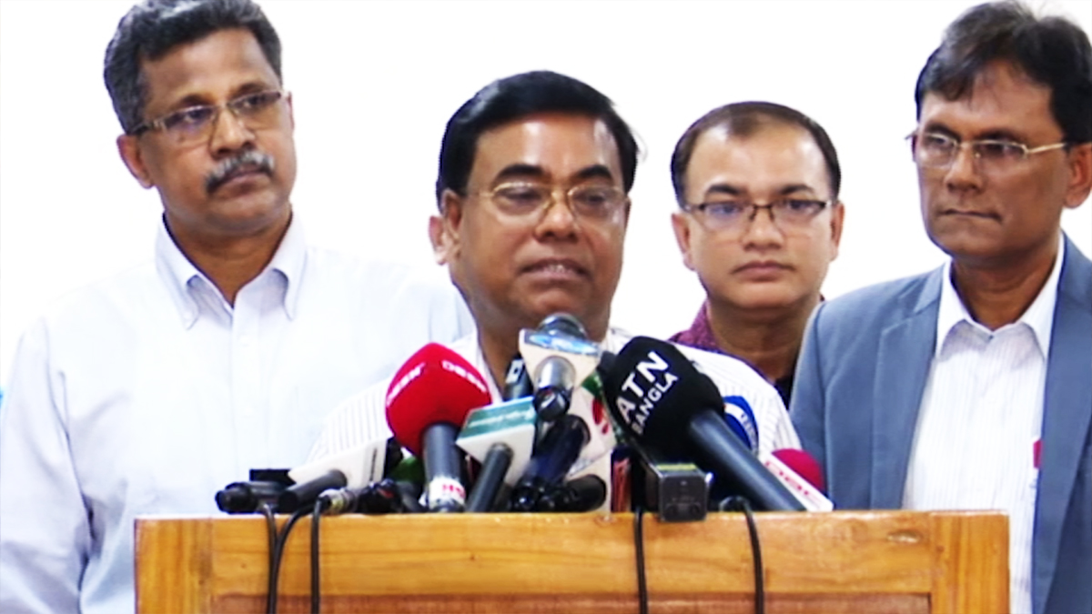 রাতে ঝড়ের কারণে কিছু জায়গায় ভোটার উপস্থিতি কম: ইসি সচিব