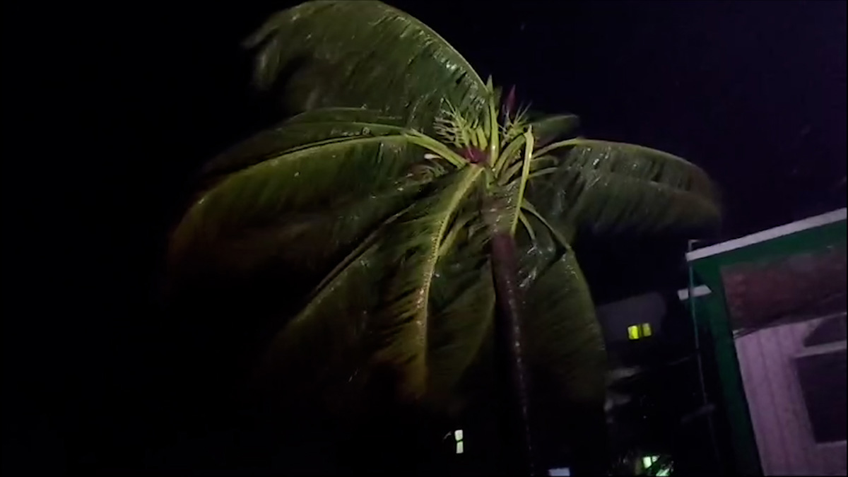 ভোলায় ঘূর্ণিঝড়ে ঘর চাপা পড়ে নারীর মৃত্যু