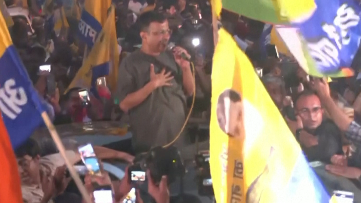 কারাগার থেকে বেরিয়েই বিশাল শো ডাউন অরবিন্দ কেজরিয়ালের