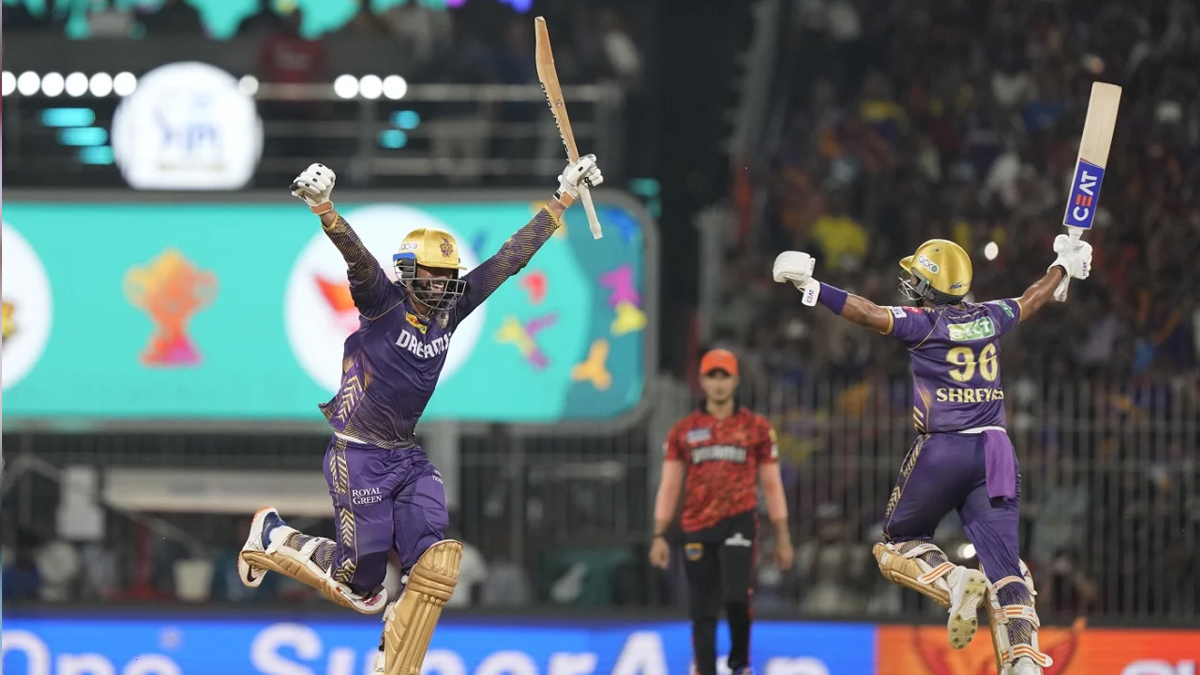 ফাইনালে ব্যাটে-বলে দুর্দান্ত কলকাতা