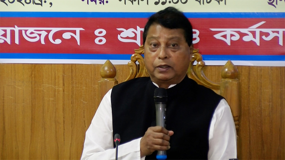 ঈদের আগেই পোশাক শ্রমিকদের বেতন-ভাতা পরিশোধ করতে হবে: শ্রম প্রতিমন্ত্রী