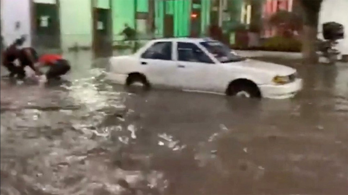 মেক্সিকোতে হিট অ্যালার্টের মাঝেই ব্যাপক শিলাবৃষ্টি