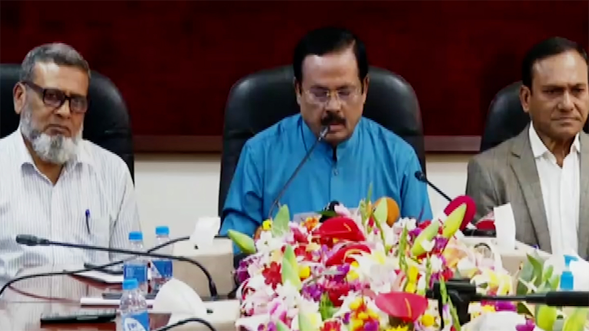 মার্কিন বাজারে পোশাক রফতানি কমায় যুদ্ধ পরিস্থিতিকে দায়ী করলেন বস্ত্রমন্ত্রী