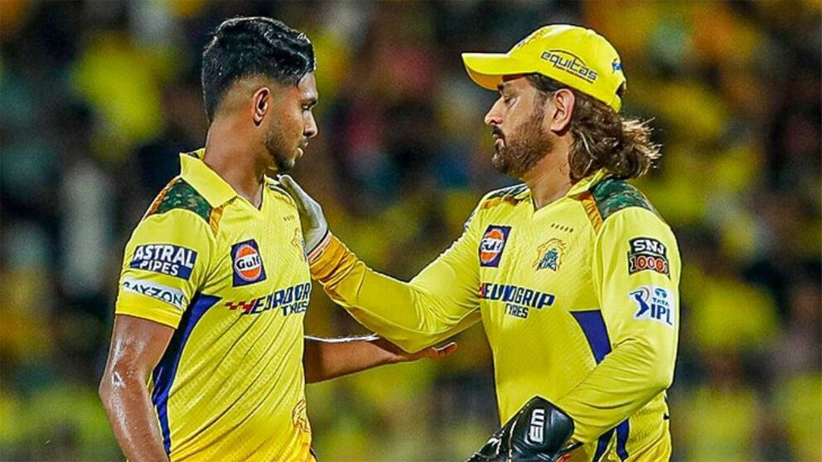 ক্রিকেটে ধোনি আমার বাবার মতো ভূমিকা পালন করছেন : পাথিরানা