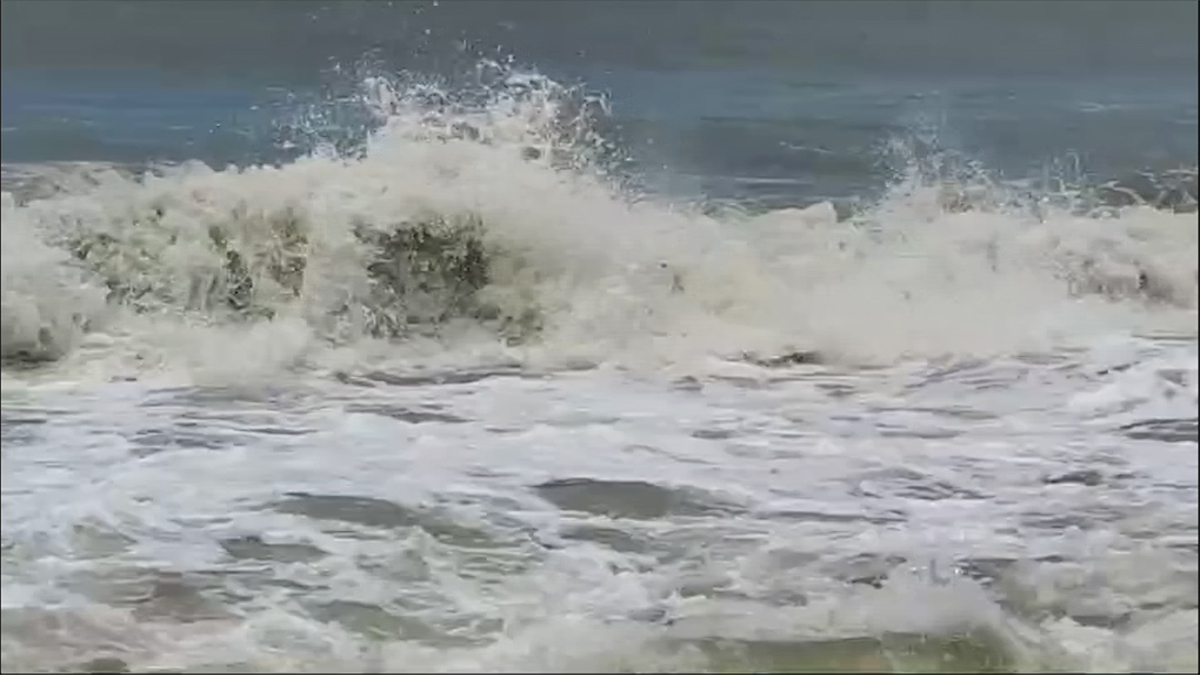 জলোচ্ছ্বাসে উপকূলের বেশ কিছু এলাকা প্লাবিত