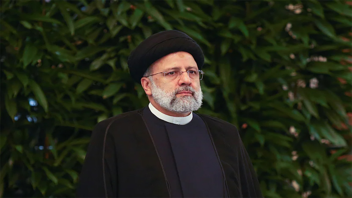 এখনও খোঁজ মেলেনি প্রেসিডেন্ট রইসির, দেশবাসীর কাছে দোয়া প্রার্থনা