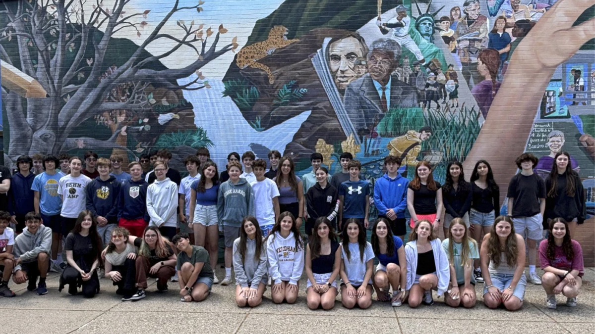 এক শিক্ষাপ্রতিষ্ঠানের একই শ্রেণিতে ২৩ জোড়া যমজ