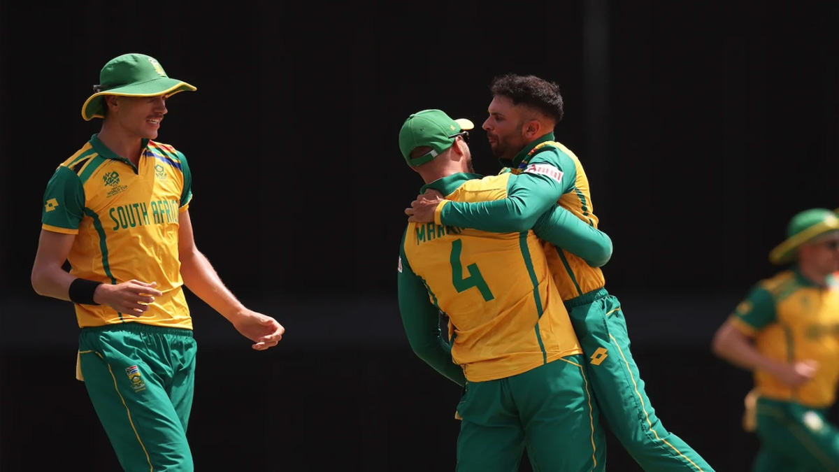 শুরুতেই ৩ উইকেট হারালো ভারত