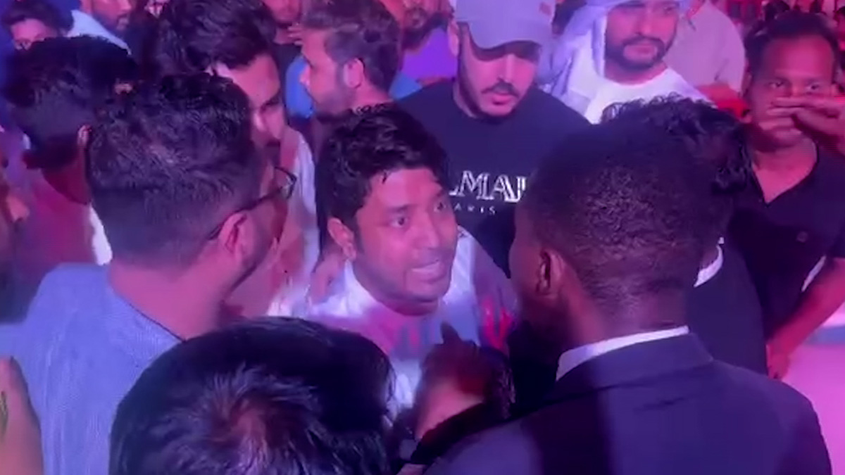 সংযুক্ত আরব আমিরাতে যমুনা টিভির সাংবাদিকের ওপর আরাভ খানের হামলা