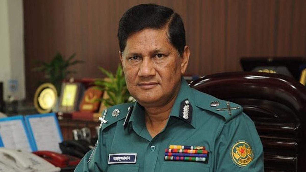 আছাদুজ্জামান মিয়ার তথ্য ফাঁস করে এক এডিসি সাময়িক বরখাস্ত