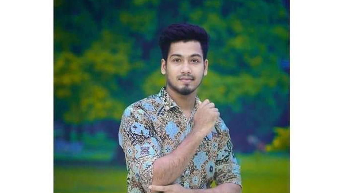 কোরবানির পশুর হাটে বিদ্যুৎস্পৃষ্ট হয়ে যুবকের মৃত্যু