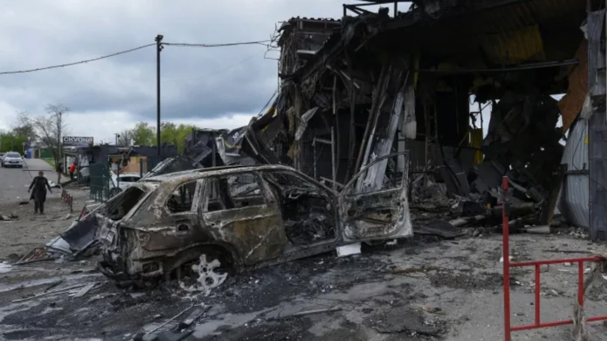 ইউক্রেনজুড়ে রাশিয়ার সিরিজ হামলা, নিহত ১২