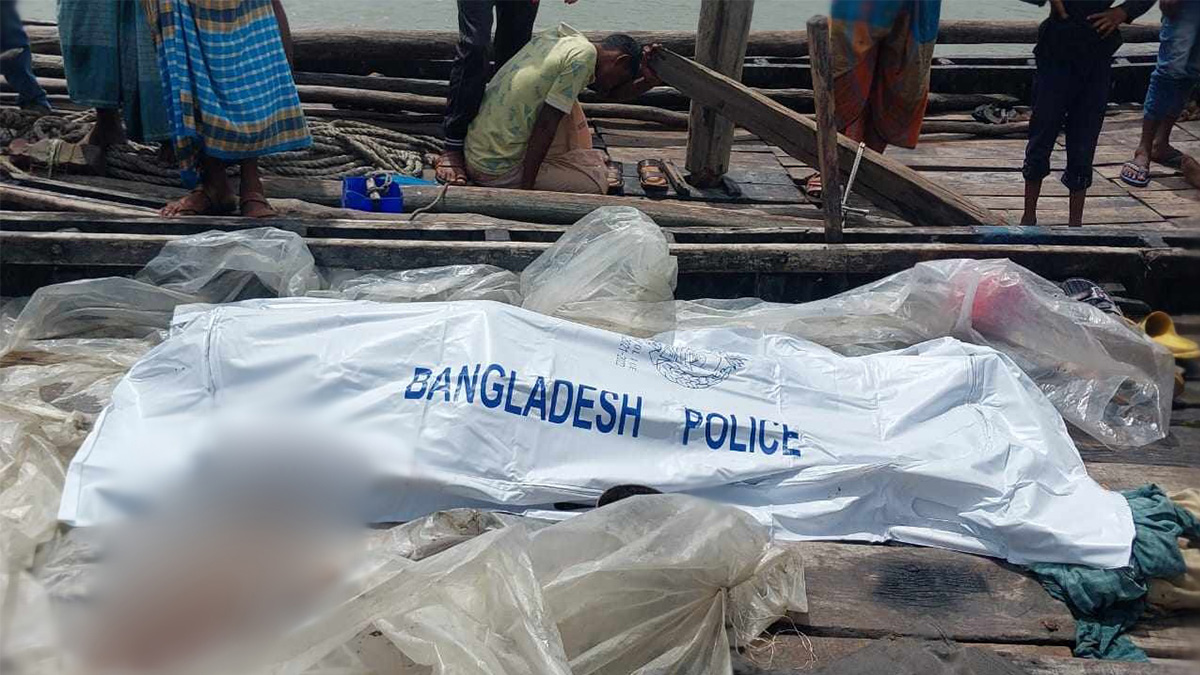 বাগেরহাটে ট্রলারডুবির পরদিন নিখোঁজ জেলের মরদেহ উদ্ধার
