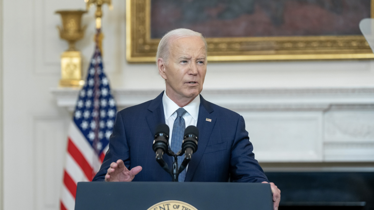 নির্বাচনের আগে ৫ লাখ অভিবাসীকে বৈধতার প্রতিশ্রুতি দিলেন বাইডেন