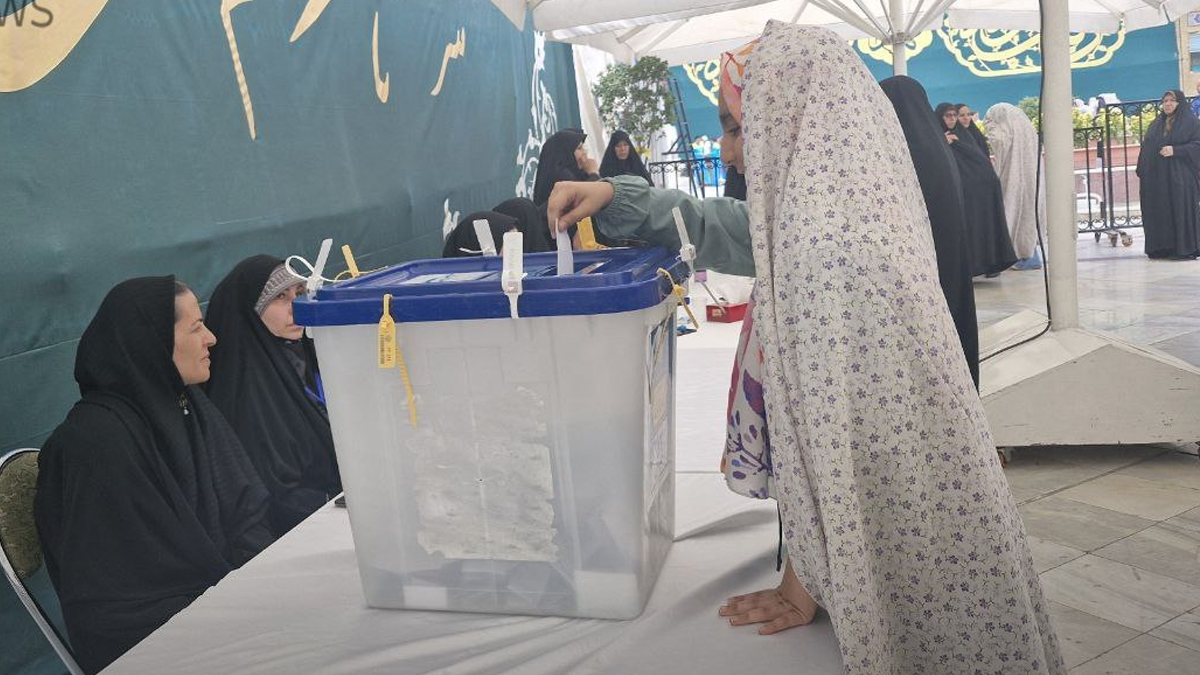 ছবিতে ইরানের প্রেসিডেন্ট নির্বাচন