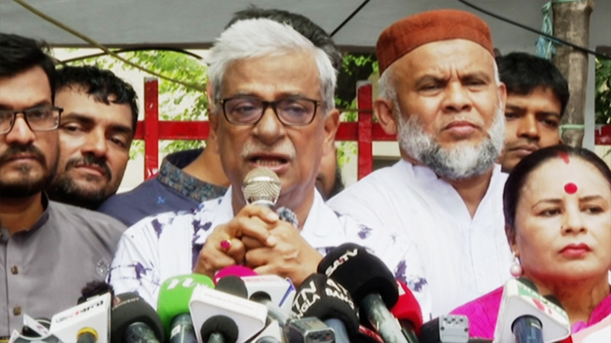 দেশের গণতন্ত্রকে অকার্যকর করার চেষ্টা করছে ভারত: ফারুক