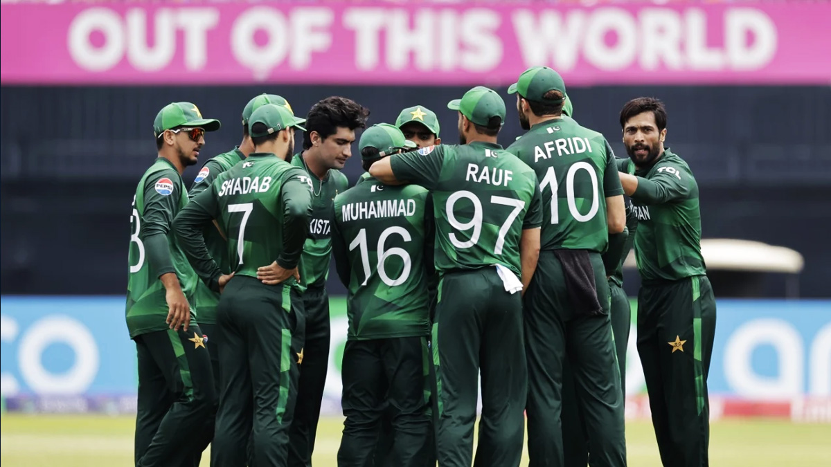 পাকিস্তানের পেসারদের আগুনে বোলিংয়ে ১১৯ রানে গুটিয়ে গেলো ভারত