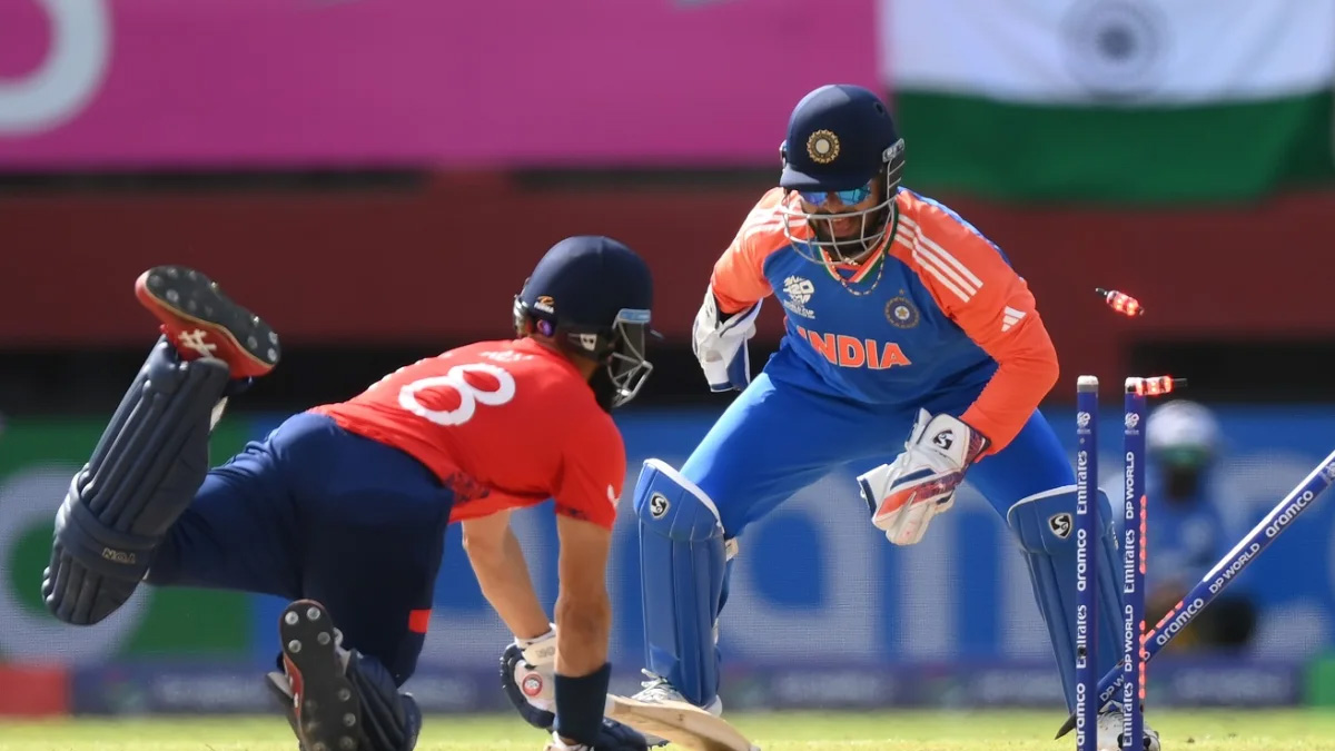 ইংলিশদের উড়িয়ে ফাইনালে ভারত