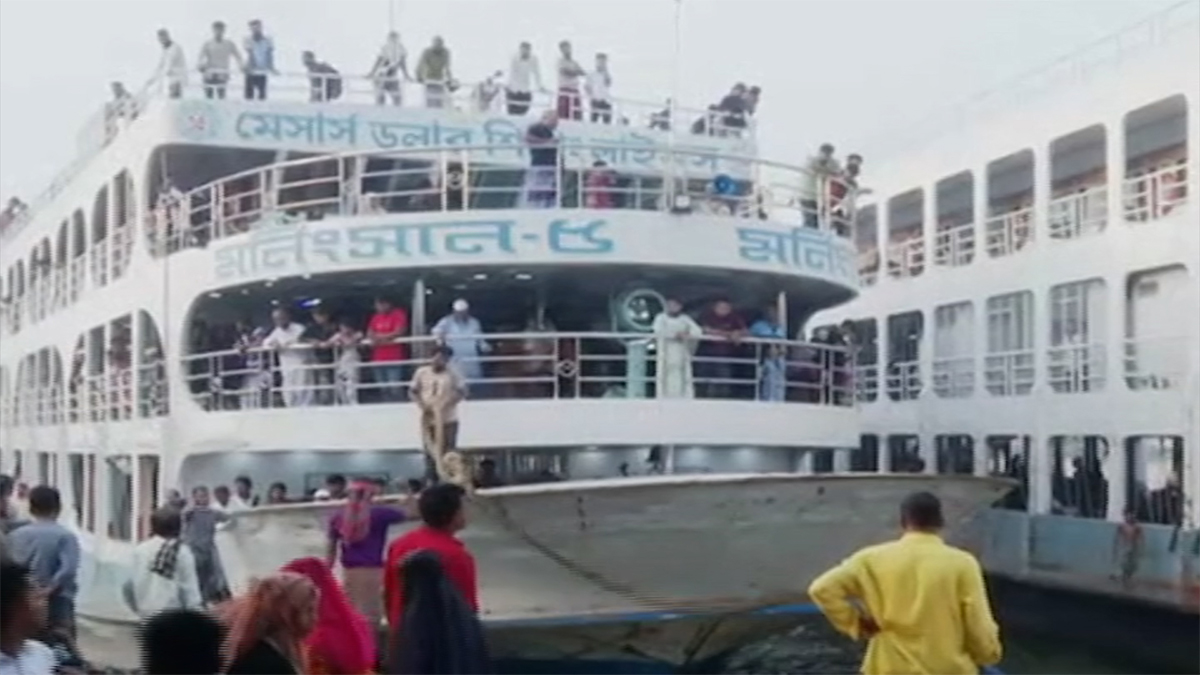 ঈদের ছুটি শেষে আজও ঢাকা ফিরছেন বহু মানুষ