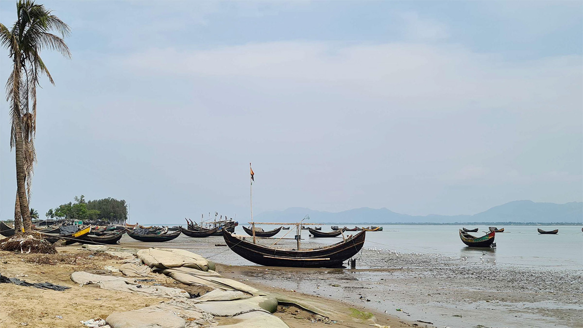 নাফ নদীতে চোরাকারবারির গুলিতে বিজিবির ২ সদস্য গুলিবিদ্ধ
