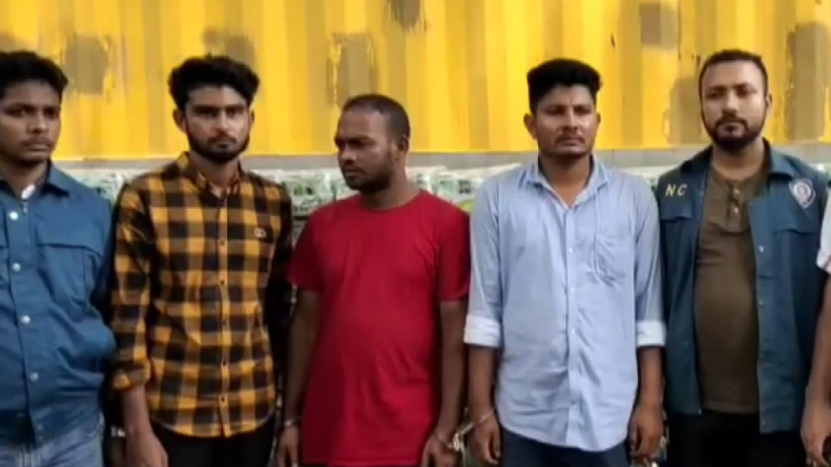 পটুয়াখালীতে সোয়া ২ কোটি টাকার নিষিদ্ধ বিয়ারের ক্যানসহ আটক ৩