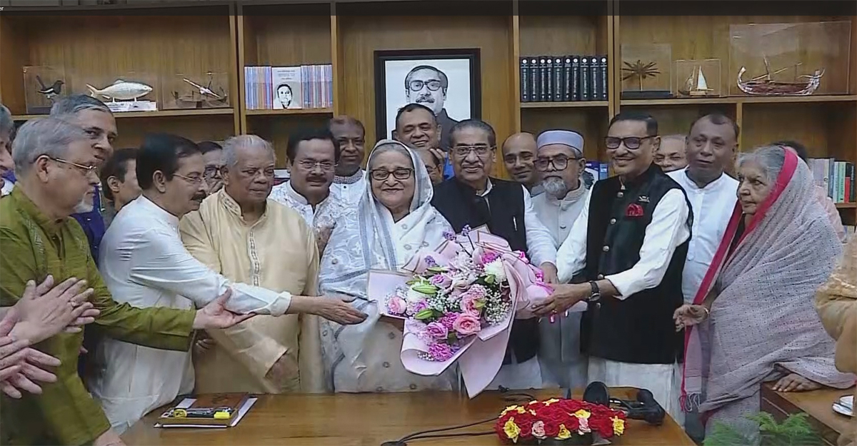 প্রধানমন্ত্রীর ঈদ শুভেচ্ছা বিনিময়