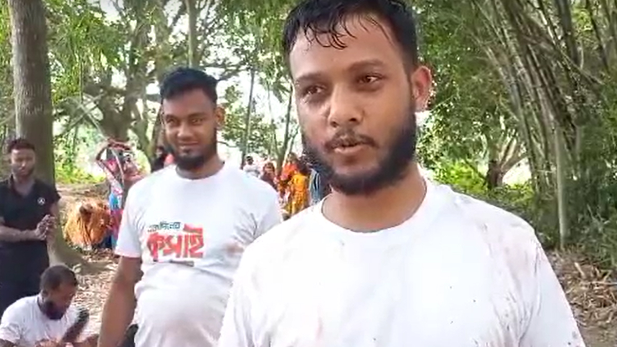 অস্বচ্ছলদের হক পূরণে একইস্থানে ৩২টি পশু কোরবানি গ্রামবাসীর