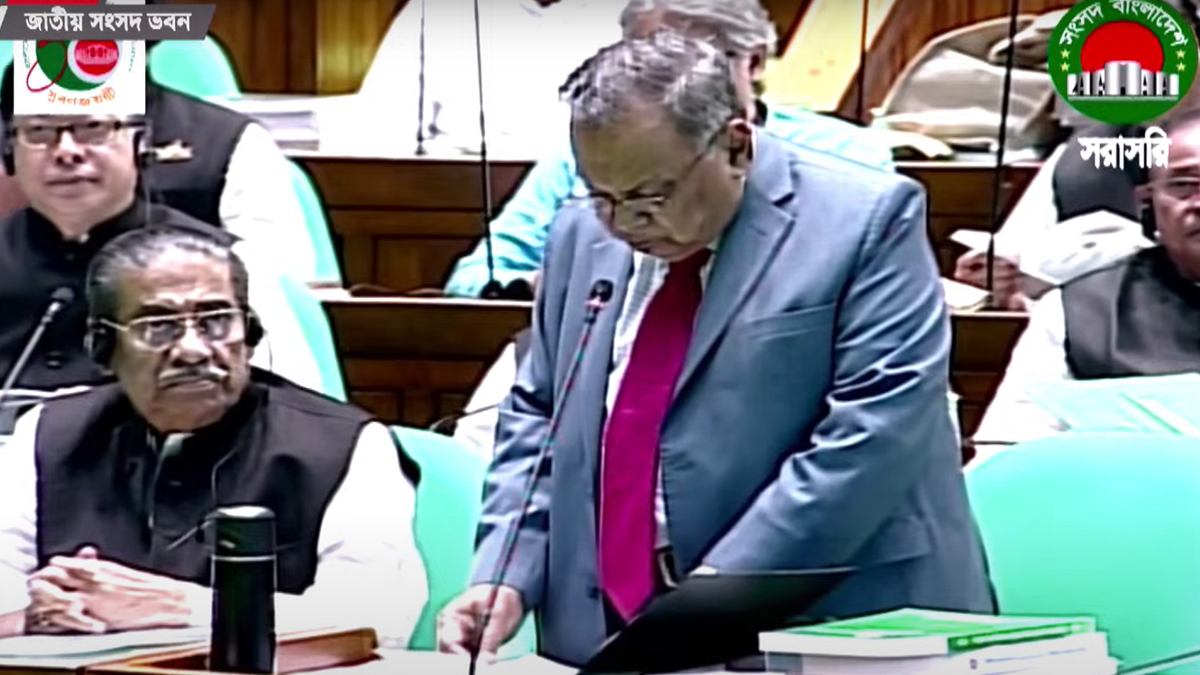 সংসদে বাজেট উপস্থাপন করছেন অর্থমন্ত্রী