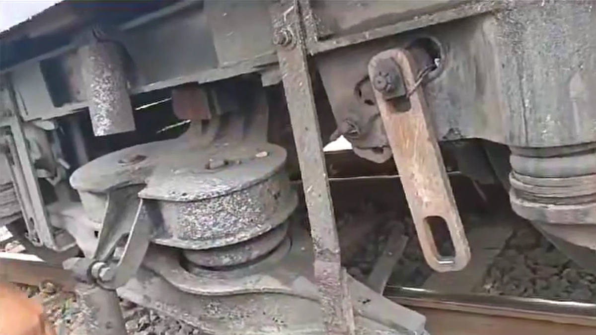 বিকল বরেন্দ্র এক্সপ্রেস, উত্তরের সাথে রেল যোগাযোগ বন্ধ