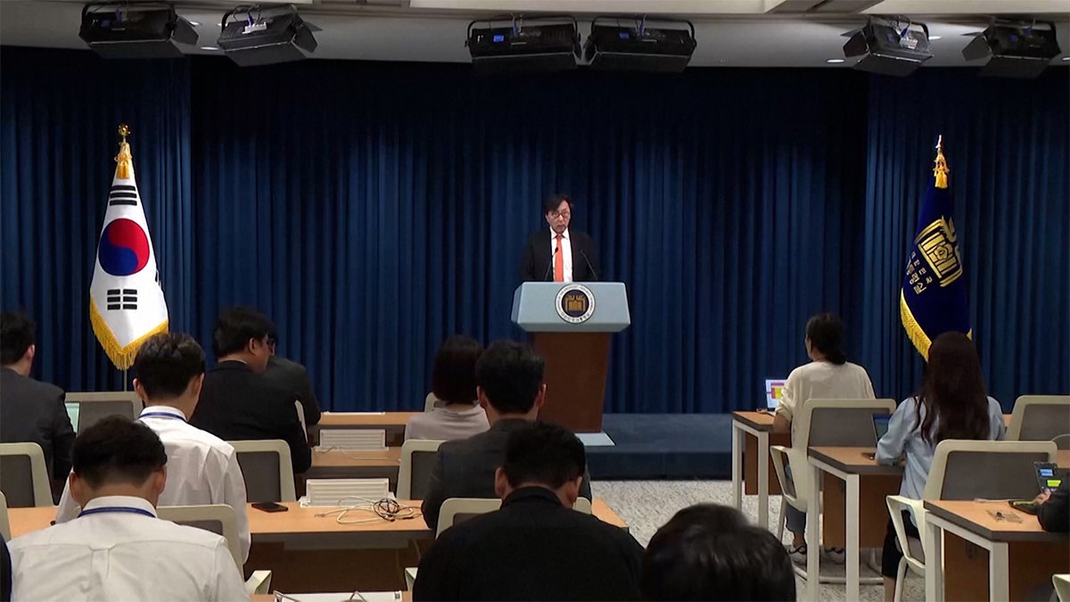 ইউক্রেনকে অস্ত্র দেয়ার সিদ্ধান্ত নিতে পারে দক্ষিণ কোরিয়া