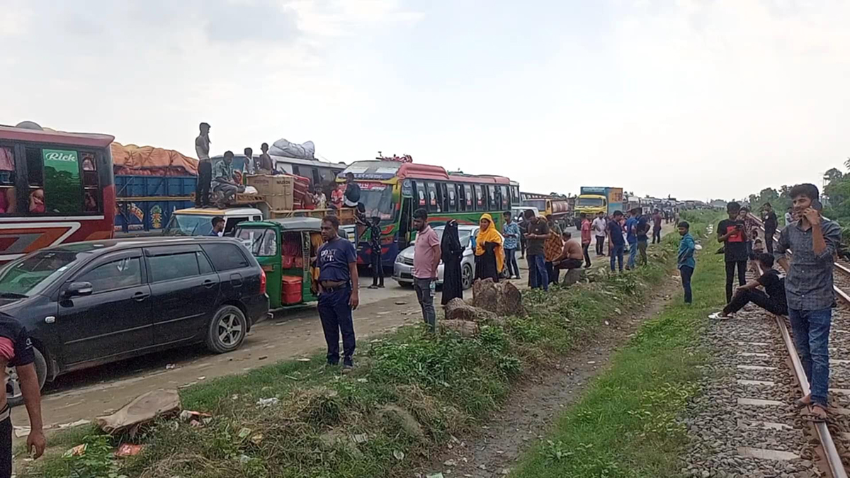 ঢাকা-টাঙ্গাইল-বঙ্গবন্ধু সেতু মহাসড়কে ১৪ কিলোমিটার এলাকায় যানজট