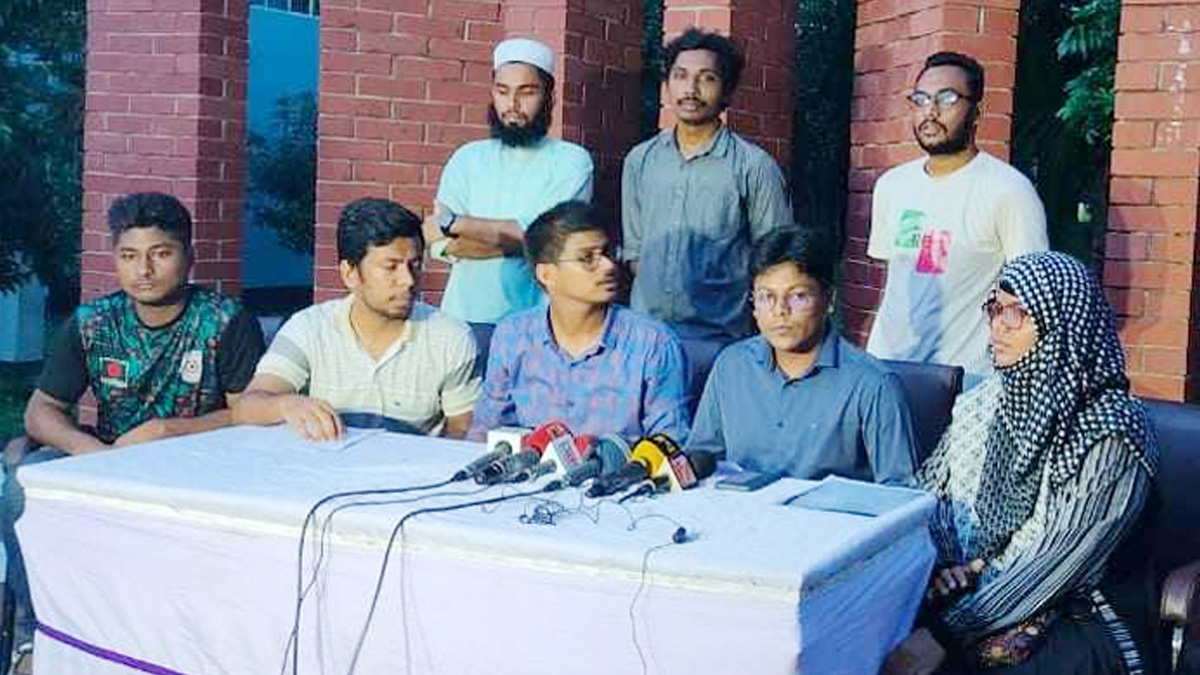 হল খোলার দাবি জানিয়ে বাকৃবিতে কোটা আন্দোলন প্রত্যাহার