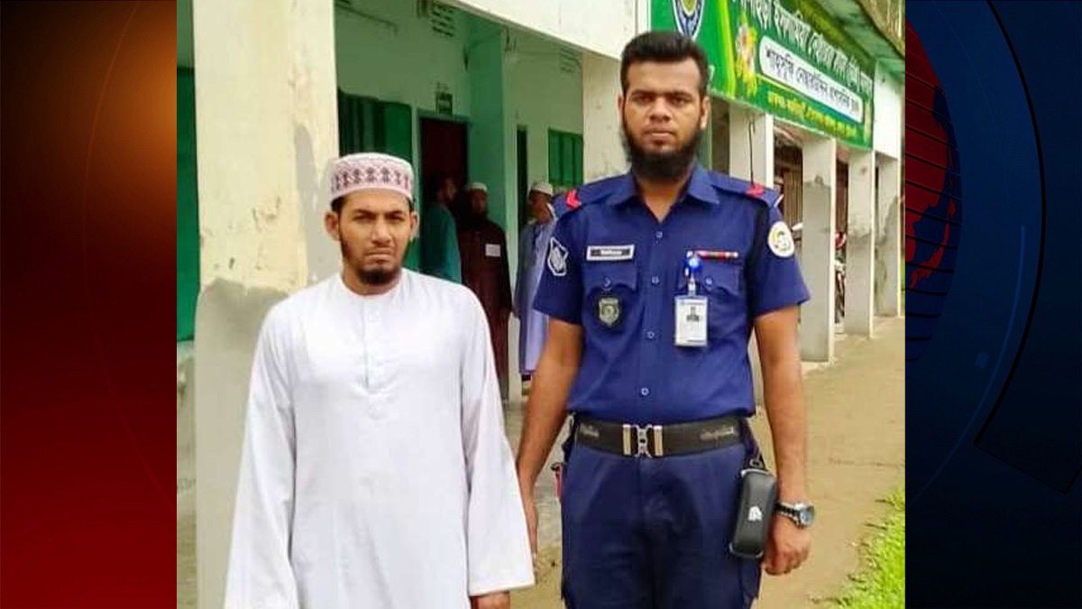 কেন্দ্রে প্রবেশ করে প্রশ্নপত্রের ছবি তোলায় শিক্ষকের কারাদণ্ড