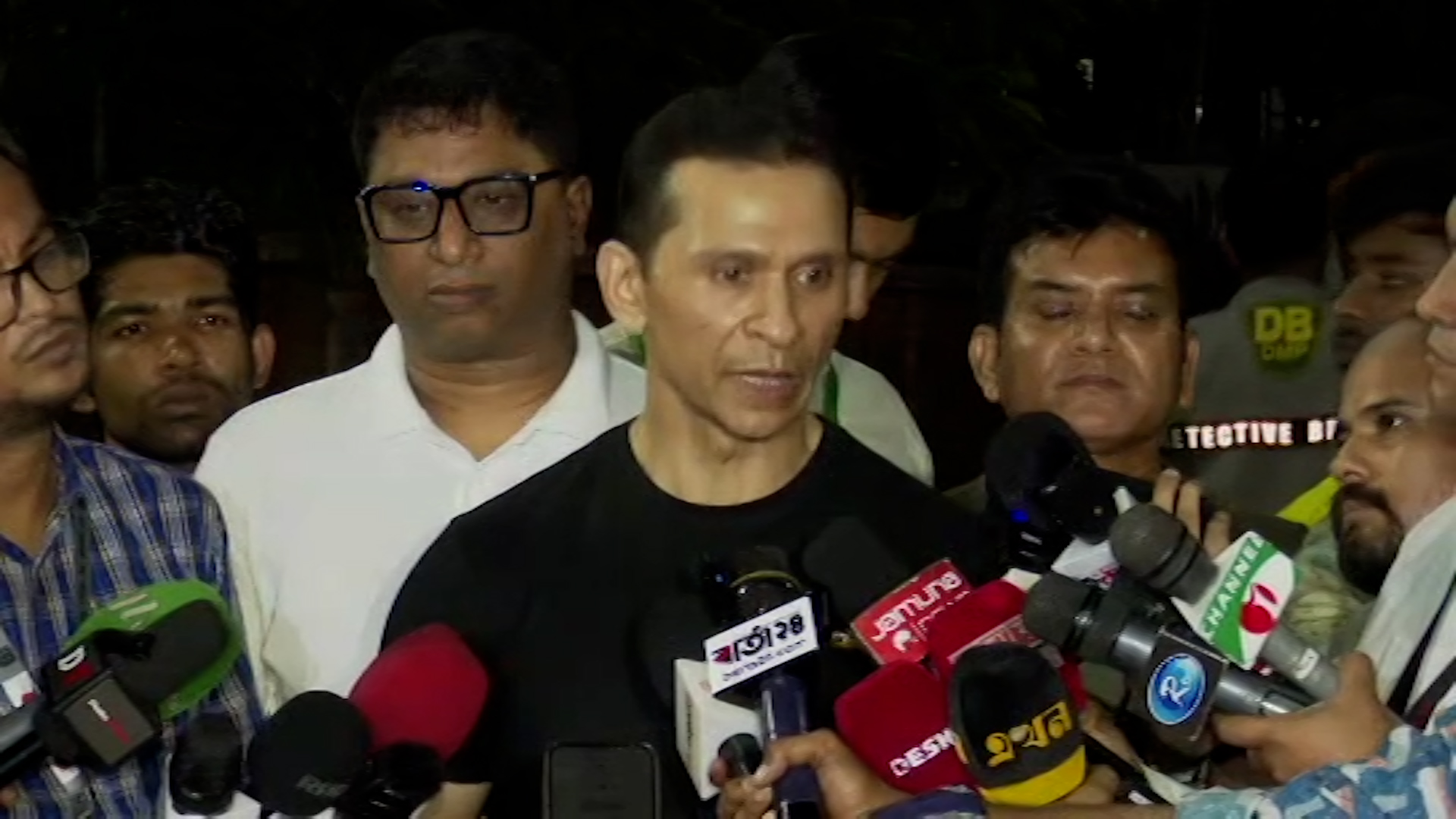 ডু নট লুজ হোপ: শিক্ষার্থীদের সোহেল তাজ