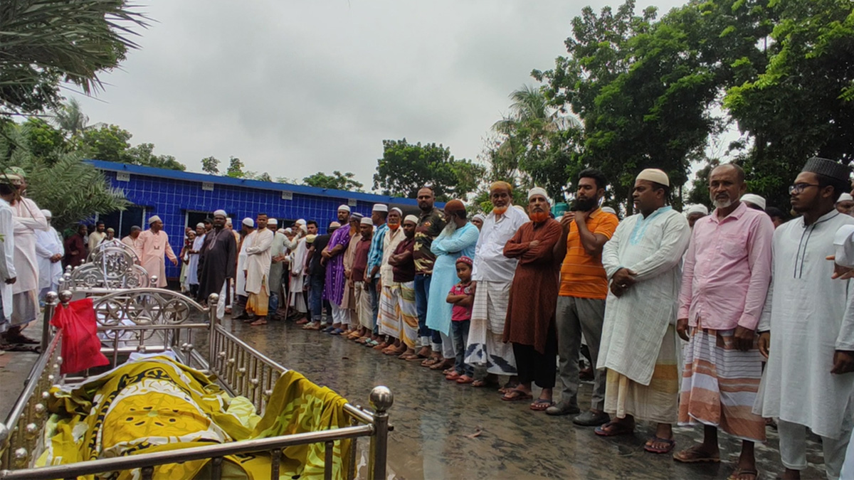 সড়ক দুর্ঘটনায় একসঙ্গে ৫ বন্ধুর মৃত্যু, এলাকায় শোকের মাতম