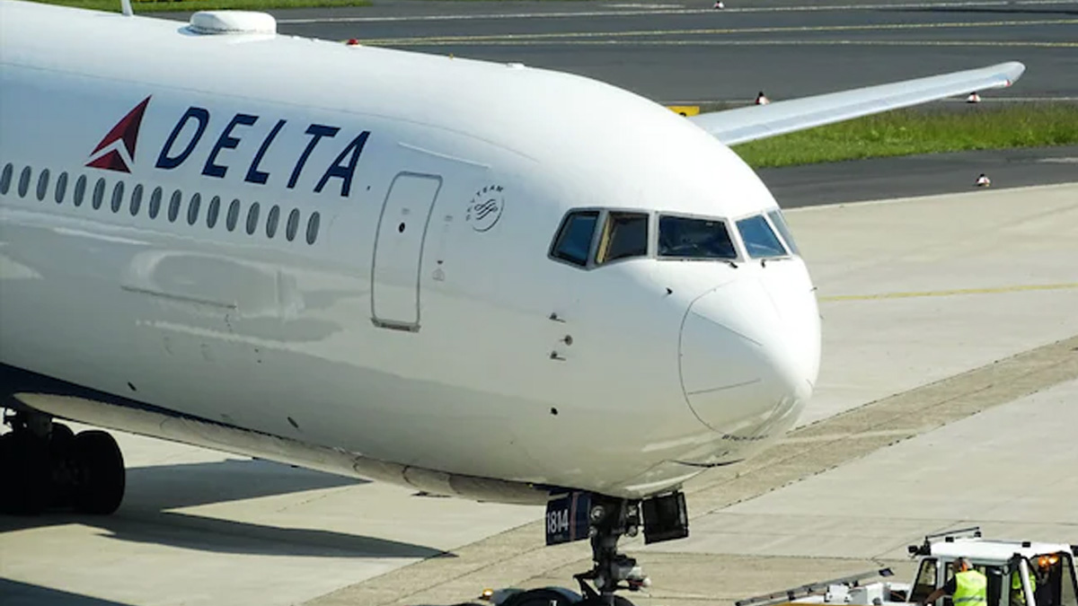 ২৭৭ যাত্রী নিয়ে বিমানের জরুরি অবতরণ