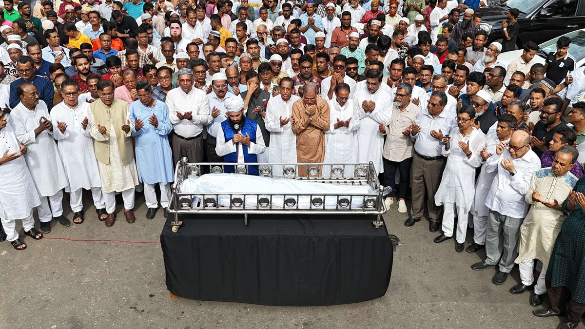 বঙ্গবন্ধু এভিনিউয়ে ছাত্রলীগকর্মী সবুজের জানাজা অনুষ্ঠিত