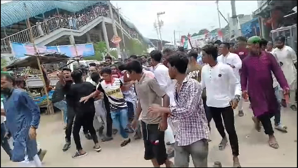 আখাউড়ায় আইনমন্ত্রীকে স্বাগত জানাতে গিয়ে আ.লীগের ২ গ্রুপের সংঘর্ষ