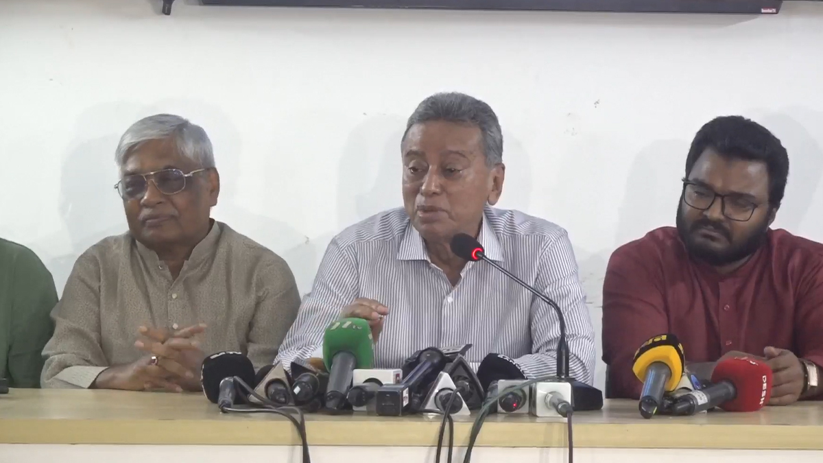 শিক্ষার্থীদের স্লোগান অর্ধেক বলা হচ্ছে: আমীর খসরু