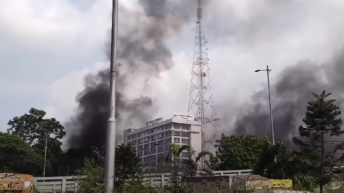 বিটিভিতে আগুন, ছড়িয়ে পড়ছে দ্রুত