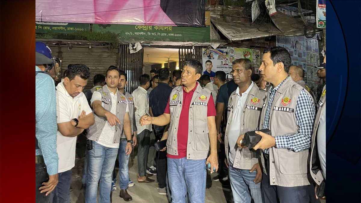 বিএনপির কেন্দ্রীয় কার্যালয়ে ডিবির অভিযান, সাবেক ছাত্রদল সভাপতিসহ আটক ৭