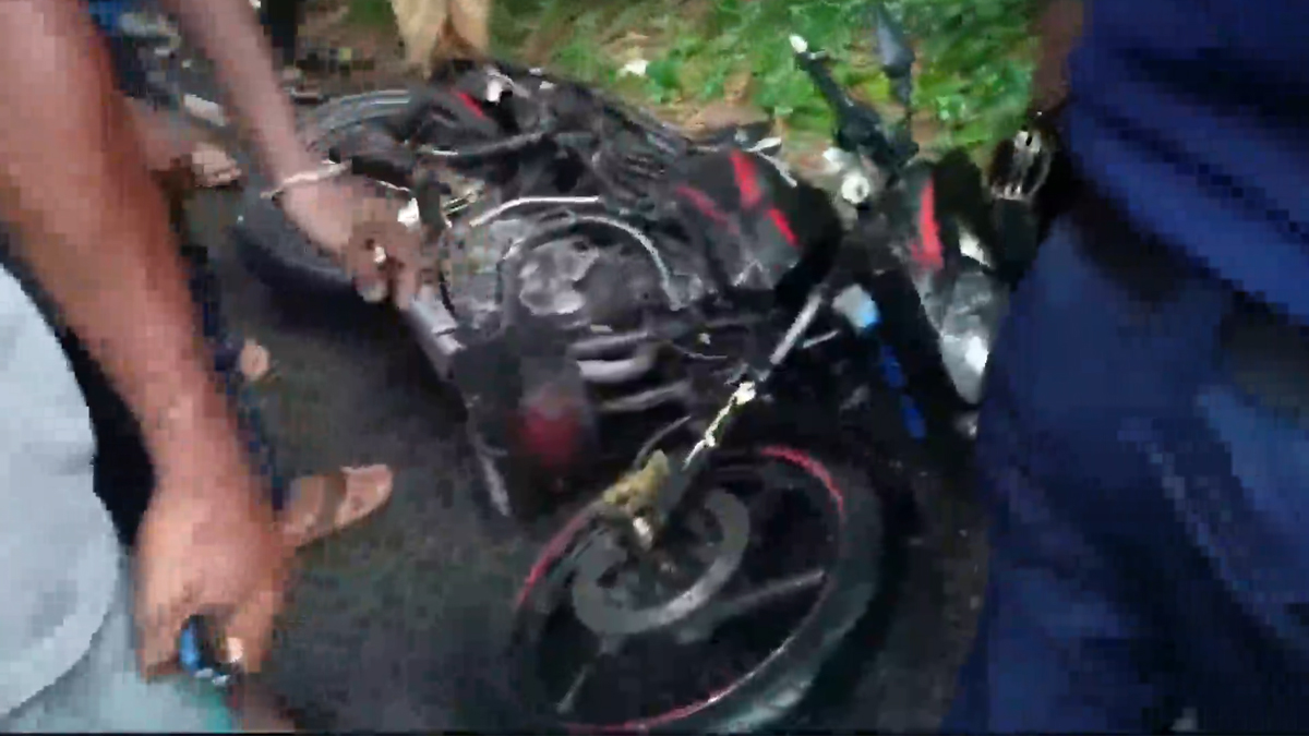 বোয়ালমারীতে বাস-মোটরসাইকেল মুখোমুখি সংঘর্ষে ২ আরোহী নিহত