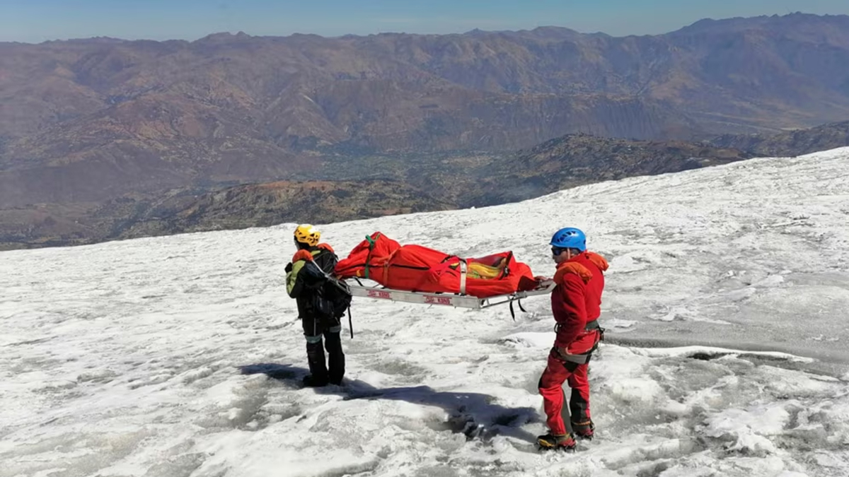 ২২ বছর পর নিখোঁজ পর্বতারোহীর অক্ষত মরদেহ উদ্ধার